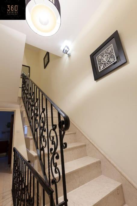 Beautiful, Typical Maltese 4Br Home With Roof Top By 360 Estates Sliema Kültér fotó