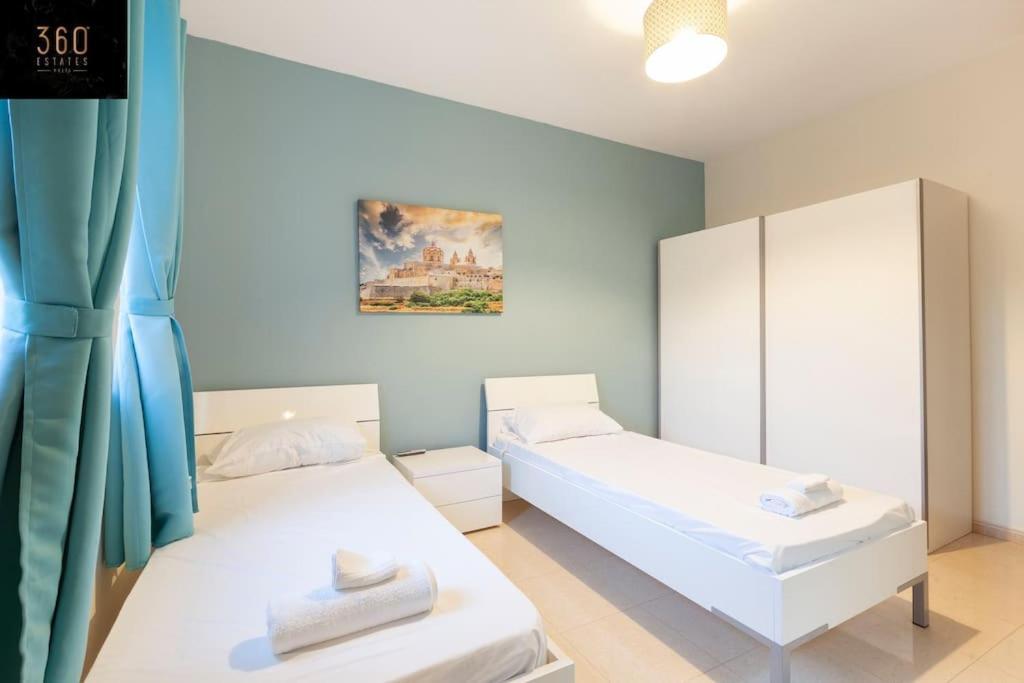 Beautiful, Typical Maltese 4Br Home With Roof Top By 360 Estates Sliema Kültér fotó