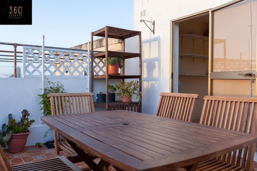Beautiful, Typical Maltese 4Br Home With Roof Top By 360 Estates Sliema Kültér fotó