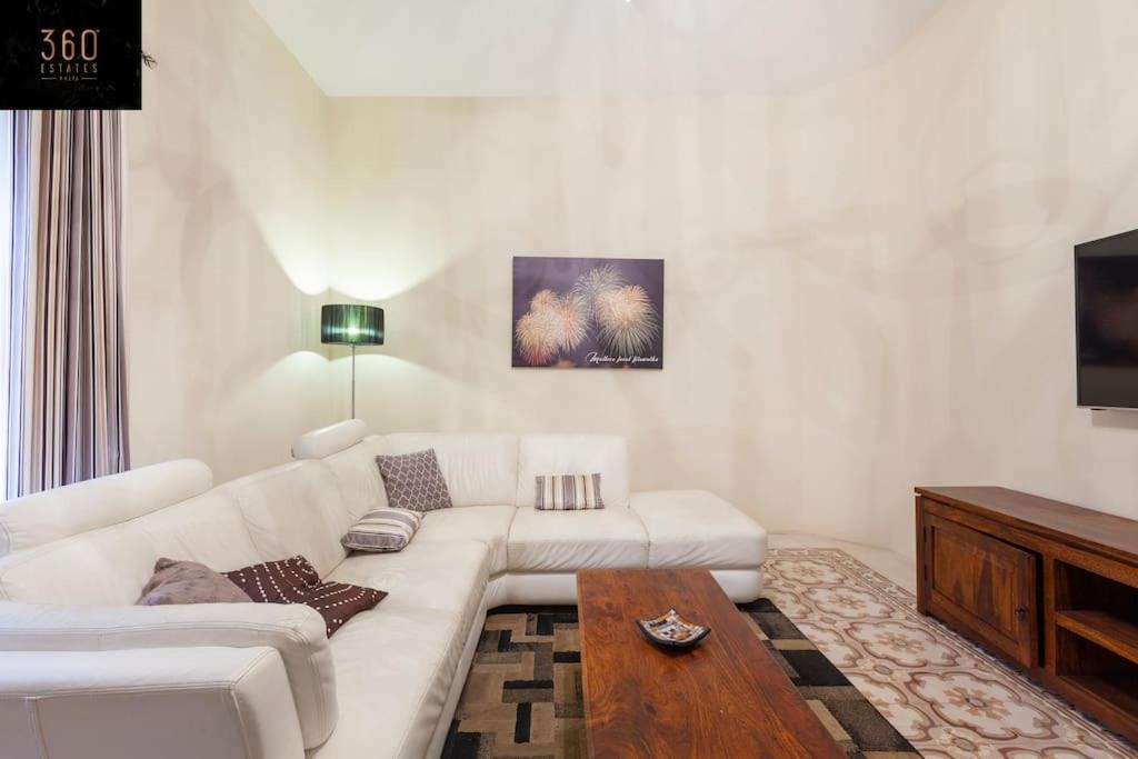 Beautiful, Typical Maltese 4Br Home With Roof Top By 360 Estates Sliema Kültér fotó
