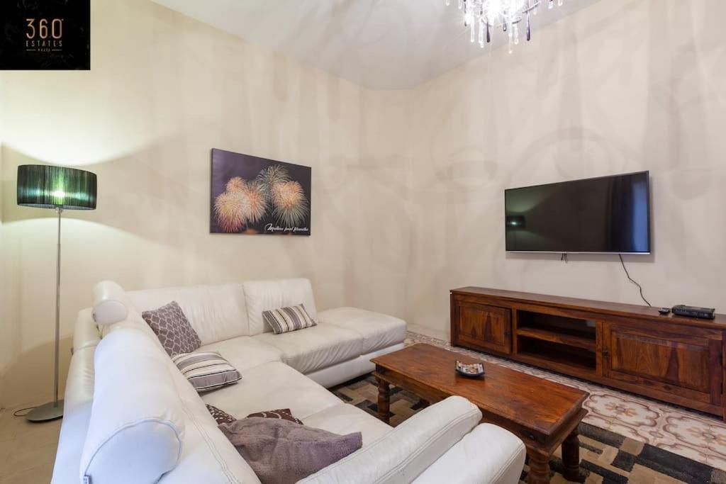 Beautiful, Typical Maltese 4Br Home With Roof Top By 360 Estates Sliema Kültér fotó