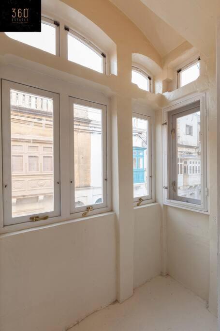 Beautiful, Typical Maltese 4Br Home With Roof Top By 360 Estates Sliema Kültér fotó