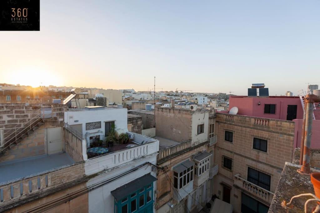 Beautiful, Typical Maltese 4Br Home With Roof Top By 360 Estates Sliema Kültér fotó
